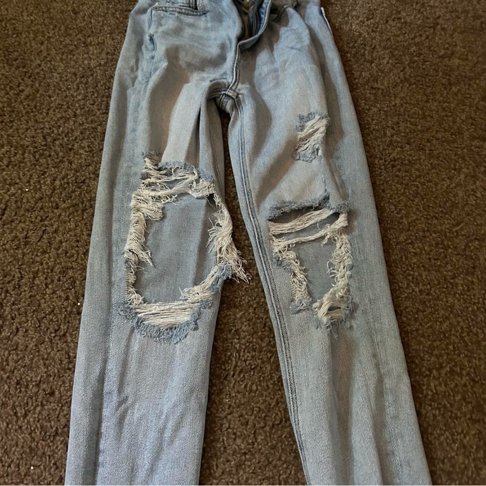 AMERICAN EAGLE Distressed Light Blue Jeans